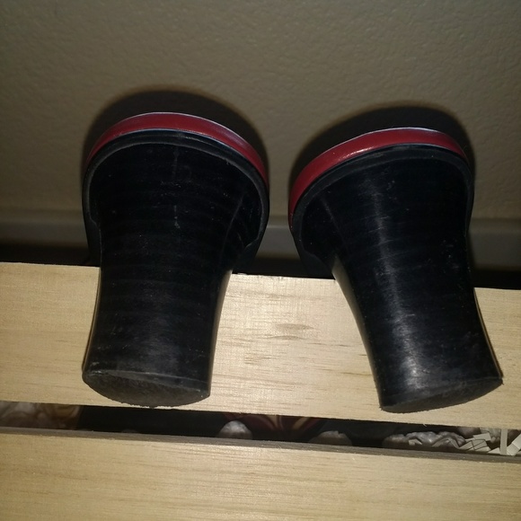 Heels - Picture 4 of 4